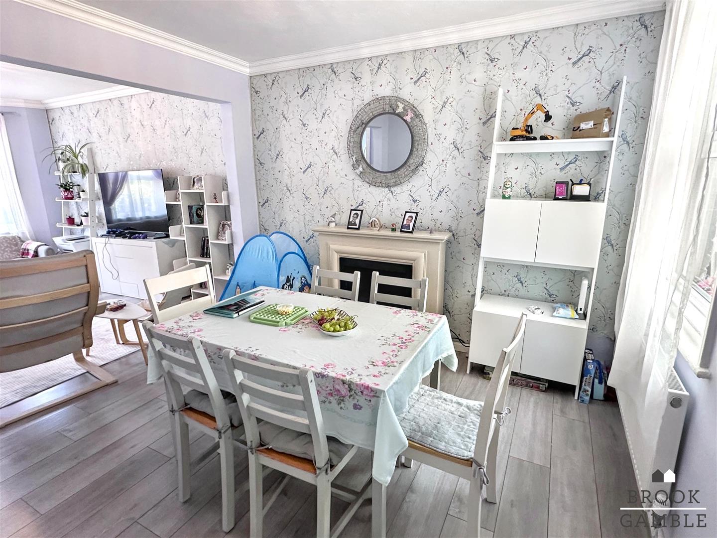 3 Bedroom House - Mid Terrace. Bourne Street in Eastbourne,  3